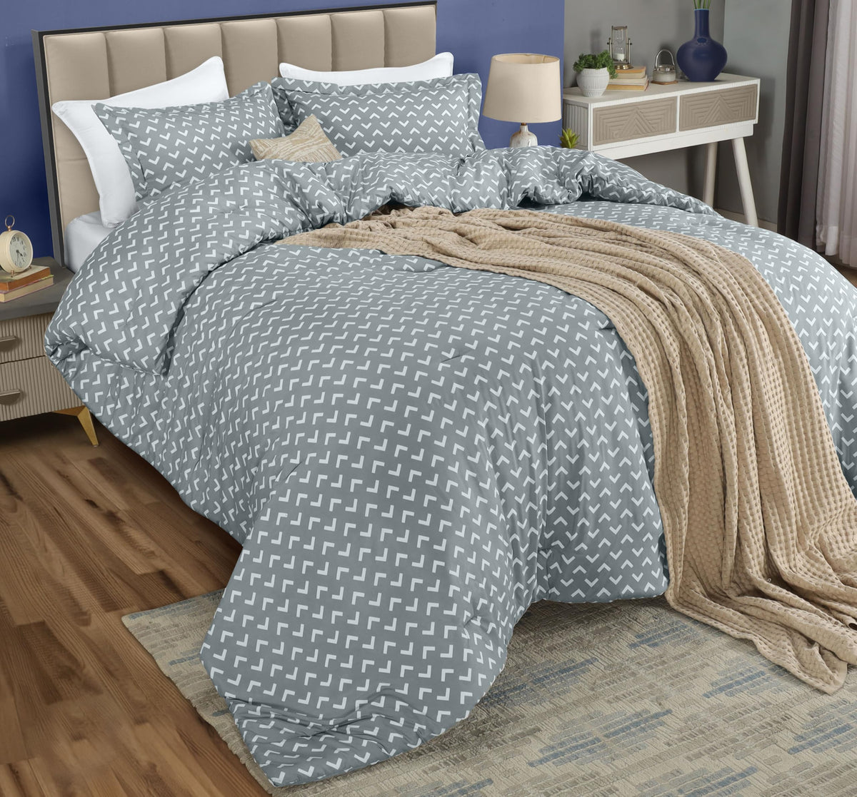 Jump and Tack Printed Comforter Set